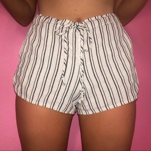BRANDY MELVILLE SHORTS